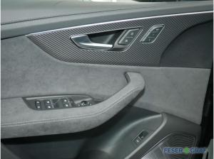 Audi RS Q8 SUV performance tiptronic