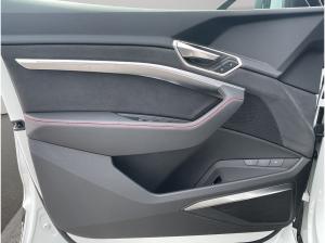 Audi SQ8 e-tron quattro Matrix B&O Pano HuD AHK 360°