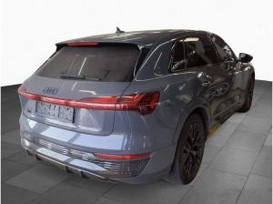 Audi Q8 e-tron 55 quattro S line Matrix AHK Navi 360°