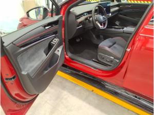 Volkswagen ID.7 Tourer GTX - Interieur und Exterieur Plus Paket + PANO / 8-fach Bereift
