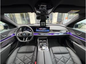 BMW 740 740d xDrive M Sport PanoSky StHzg B&W Autobahnas.