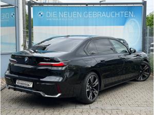 BMW 740 740d xDrive M Sport PanoSky StHzg B&W Autobahnas.