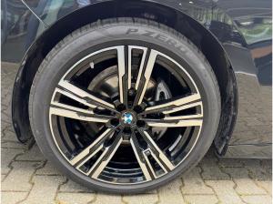 BMW 740 740d xDrive M Sport PanoSky StHzg B&W Autobahnas.