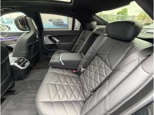 BMW 740 740d xDrive M Sport PanoSky StHzg B&W Autobahnas.