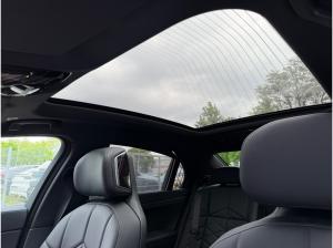 BMW 740 740d xDrive M Sport PanoSky StHzg B&W Autobahnas.