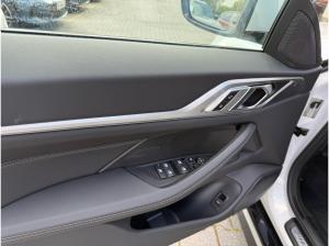 BMW i4 xDrive40 M Sport //HeadUp Stop&Go Adapt.LED