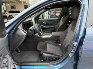 BMW 330 e xDrive Touring M Sport //Stop&Go AHK Pano
