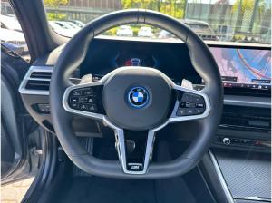 BMW 330 e xDrive Touring M Sport //Stop&Go AHK Pano