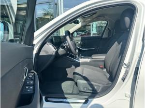 BMW 318 i Touring DrivingAssist Stop&Go HeadUp AHK