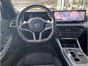 BMW 330 e xDrive Touring M Sport //DrivingAssistant HarmanKardon Pano AHK