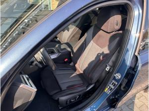 BMW 330 e xDrive Touring M Sport //DrivingAssistant HarmanKardon Pano AHK