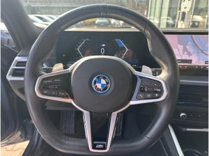 BMW 330 e xDrive Touring M Sport //DrivingAssistant HarmanKardon Pano AHK