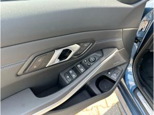BMW 330 e xDrive Touring M Sport //DrivingAssistant HarmanKardon Pano AHK