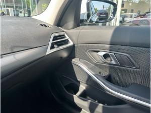 BMW 318 i Touring DrivingAssist Stop&Go HeadUp AHK