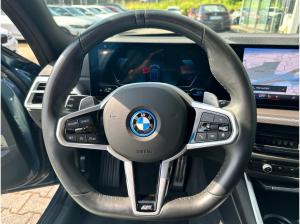 BMW 330 e xDrive Touring M Sport //DrivingAssistant HarmanKardon Pano AHK