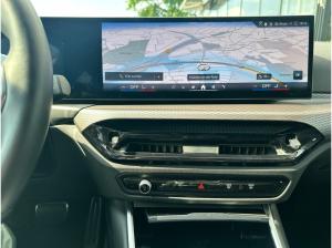 BMW 330 e xDrive Touring M Sport //DrivingAssistant HarmanKardon Pano AHK