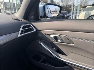 BMW 330 e xDrive Touring M Sport //DrivingAssistant HarmanKardon Pano AHK
