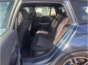 BMW 330 e xDrive Touring M Sport //DrivingAssistant HarmanKardon Pano AHK