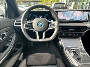 BMW 330 e Touring M Sport PRO //DrivingAssistant HarmanKardon AHK