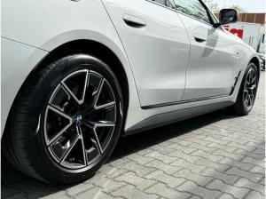 BMW i4 xDrive40 M Sportpaket //Stop&Go HiFi HUD