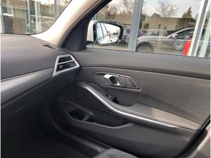 BMW 318 i Touring //LiveCockpitPlus Komfortzugang WirelessCharging