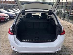 BMW 318 i Touring //LiveCockpitPlus Komfortzugang WirelessCharging