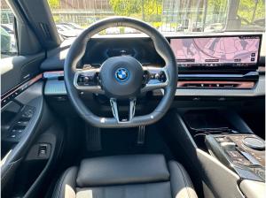 BMW i5 eDrive40 Touring M Sport PRO //Stop&Go 20 LM