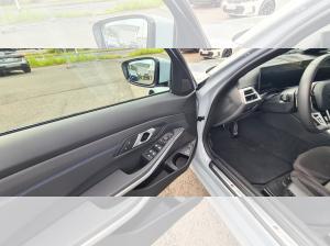 BMW 330 330d xDrive Touring M Sportpaket HiFi DAB LED