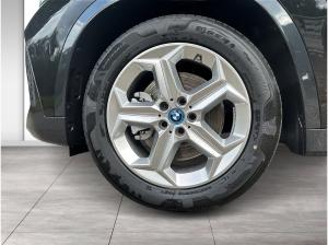BMW iX1 xDrive30 xLine DAB LED RFK Shz PDC