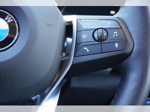 BMW 220 220i Active Tourer AKTIONSZINS 0,99% eff. AHK Navi Sitzheizung Rückfahrkamera LED DAB