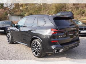 BMW X5 xDrive30d AKTIONSZINS 2,99% eff M Sport AHK Standhz ACC Glasdach Sitzbelüftung 360Kamera HeadUp VOLL