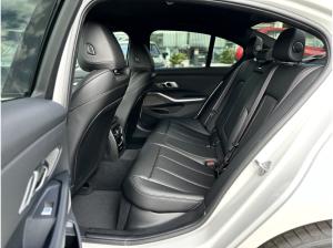 BMW 330 e xDrive Limousine M Sportpaket HK HiFi DAB
