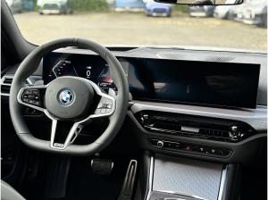 BMW 330 e xDrive Limousine M Sportpaket HK HiFi DAB