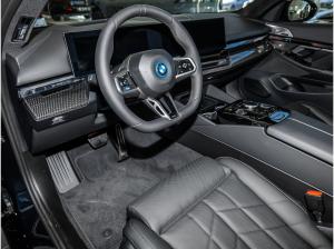 BMW i5 xDrive40 Limousine MSport + Pano + AHK + B/W