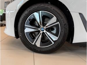 BMW i4 eDrive35 DA + ACC + Glasdach + 17