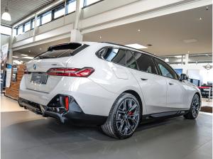 BMW i5 xDrive40 Touring Individual M Sport Pro HuD+PANO+AHK+Standh.+Autobahnassist.+LHZ