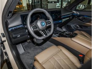 BMW i5 xDrive40 Touring Individual M Sport Pro HuD+PANO+AHK+Standh.+Autobahnassist.+LHZ