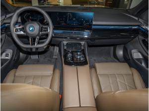 BMW i5 xDrive40 Touring Individual M Sport Pro HuD+PANO+AHK+Standh.+Autobahnassist.+LHZ