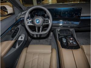 BMW i5 xDrive40 Touring Individual M Sport Pro HuD+PANO+AHK+Standh.+Autobahnassist.+LHZ