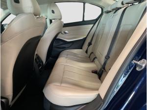 BMW 320 i xDrive Limousine AHK **inkl. Winterräder**