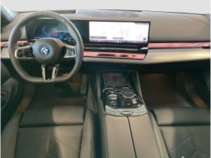 BMW 550 e xDrive Limousine M Sport AHK Kamera LED
