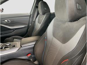 BMW 330 i xDrive Touring 1000 EUR BMW Zubehör GESCHENKT¹ M Sport