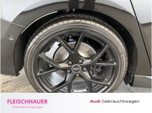 Audi RS3 Limousine TFSI quattro S tronic *verfügbar ab 1.8.*Panorama*SONOS*Carbon*280km/h*Assistenzpaket*