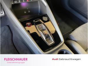 Audi RS3 Limousine TFSI quattro S tronic *verfügbar ab 1.8.*Panorama*SONOS*Carbon*280km/h*Assistenzpaket*