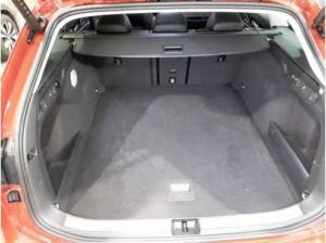 Volkswagen Passat Variant ELEGANCE 2.0TDI DSG ACC.AHK.AREA-VIEW.NAVI-VC.LED.APP-C.LKRD-HZG.