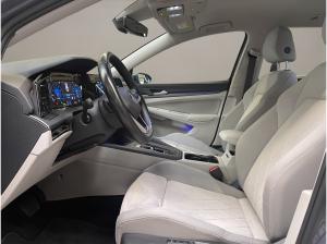 Volkswagen Golf VIII Variant 1.5 eTSI Style ACC AUT Kam. LM