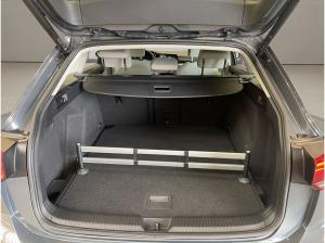 Volkswagen Golf VIII Variant 1.5 eTSI Style ACC AUT Kam. LM