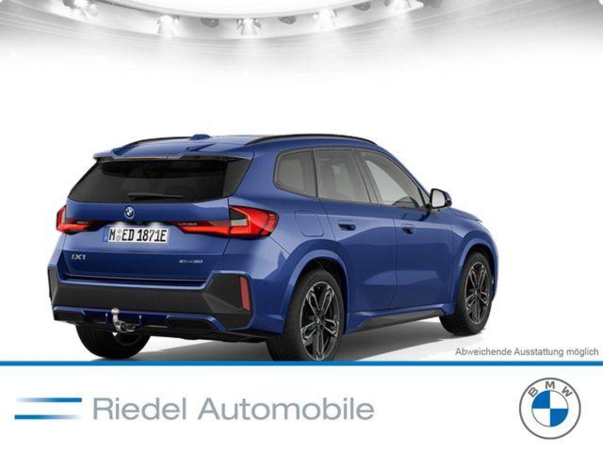 BMW iX1 xDrive30 M Sportpaket Panorama Head-Up AHK