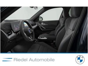 BMW iX1 xDrive30 Navi Tempom.aktiv Panoramadach Bluetooth PDC