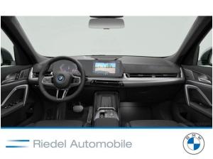 BMW iX1 xDrive30 Navi Tempom.aktiv Panoramadach Bluetooth PDC